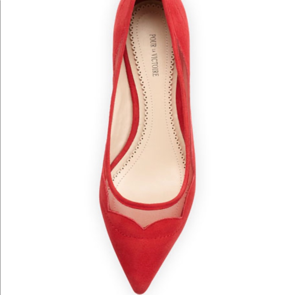 Pour La Victoire Red Scallop Pumps sz 7.5